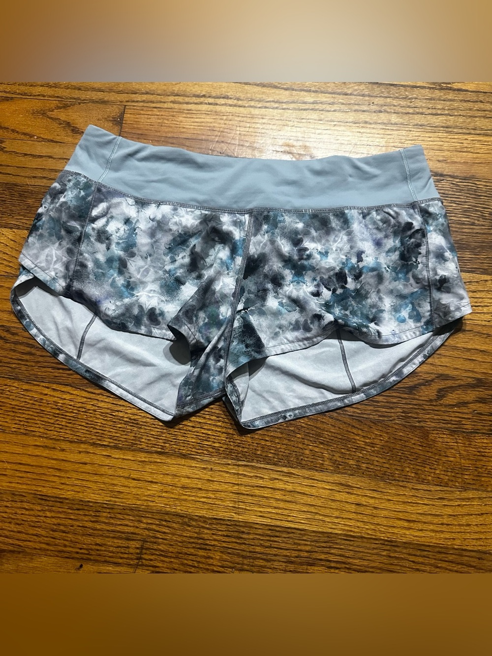 Lululemon speed up shorts size 8